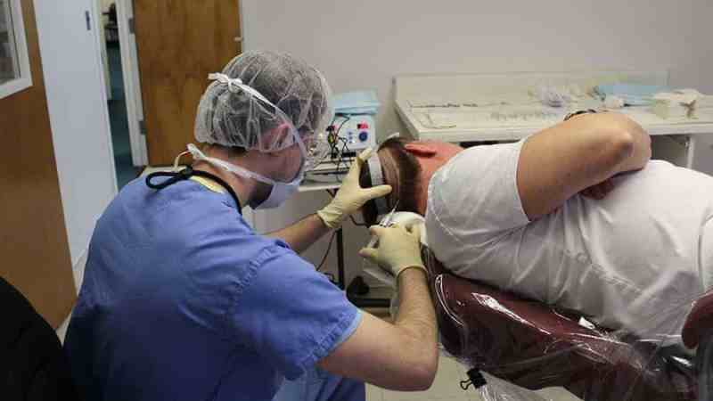 Tips to Consider While Picking a Hair Transplant Clinic