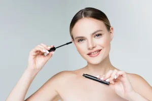 How to Choose the Right Mascara for Your Needs